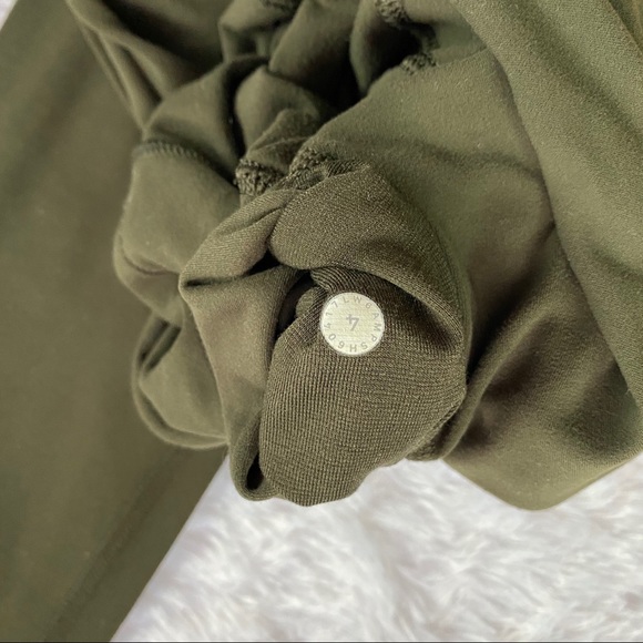 ❌SOLD‼️Lululemon Align Crop Leggings - Picture 2 of 8